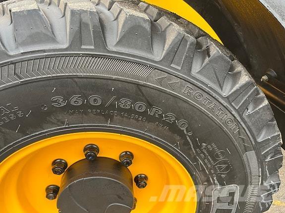 JCB TM220 Kolesni nakladalci