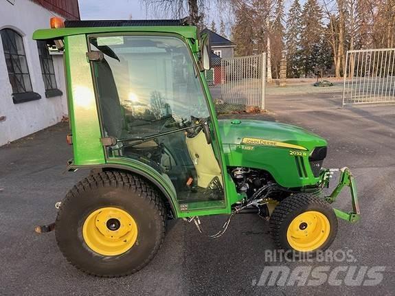 John Deere 2032R Traktorji