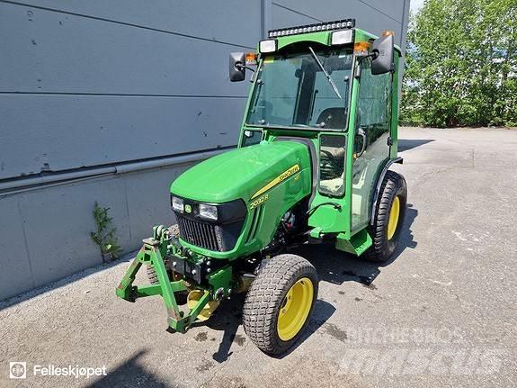 John Deere 2032R Traktorji