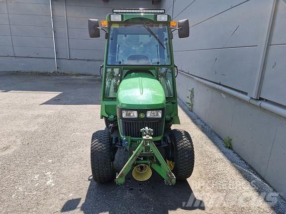 John Deere 2032R Traktorji