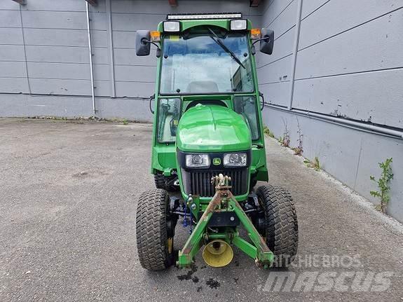 John Deere 2032R Traktorji