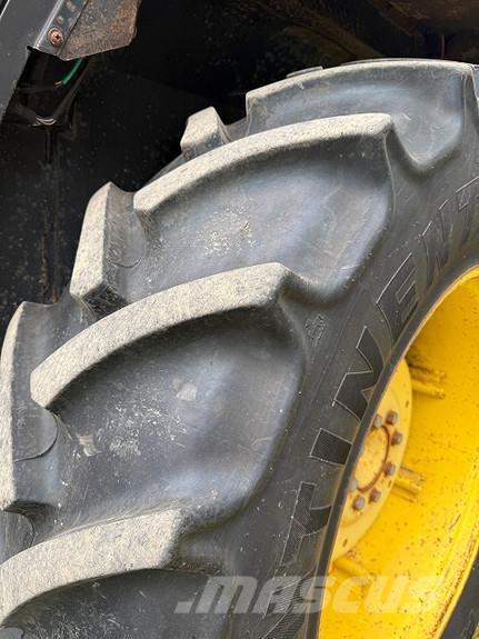 John Deere 2040 Traktorji