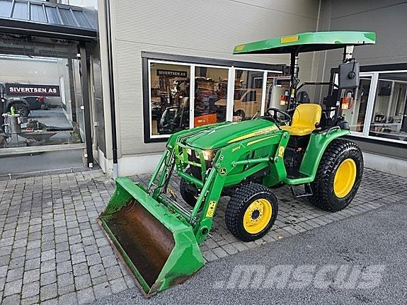 John Deere 3038E Traktorji