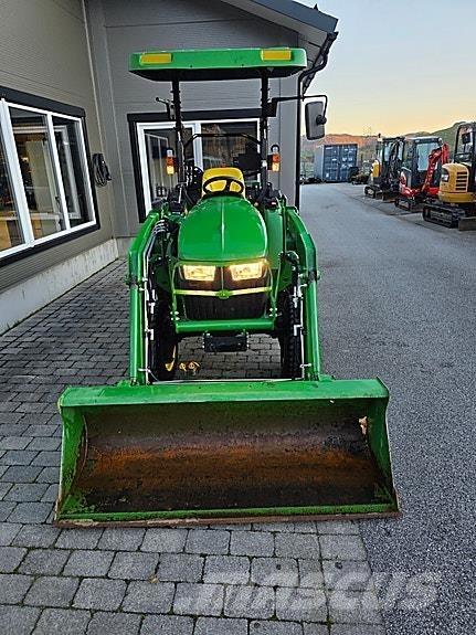 John Deere 3038E Traktorji