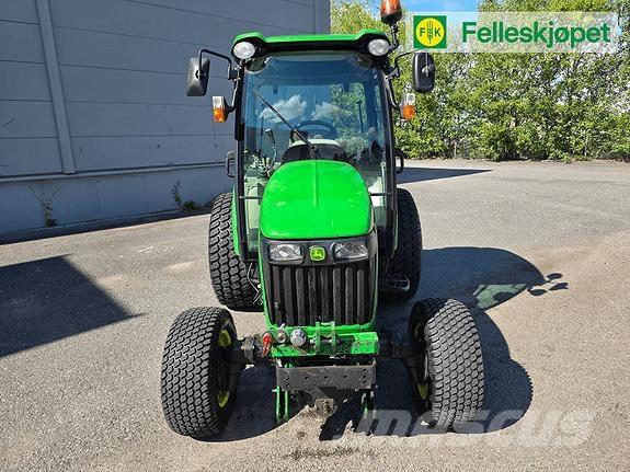 John Deere 4720 Traktorji