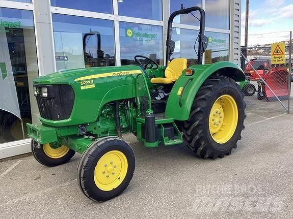 John Deere 5055E Traktorji