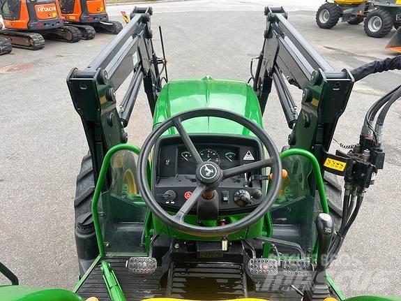 John Deere 5055E Traktorji