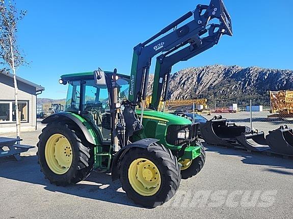 John Deere 5100 R Traktorji