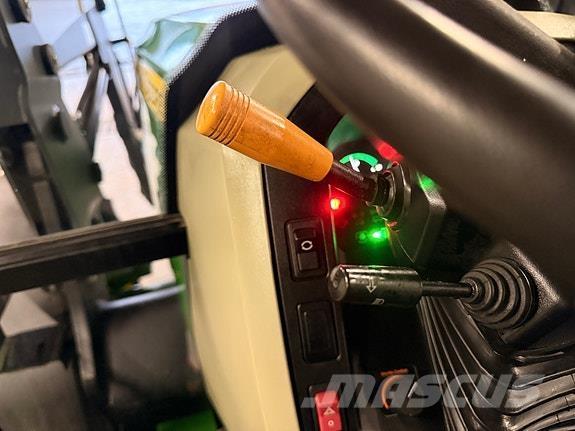 John Deere 5100M Traktorji