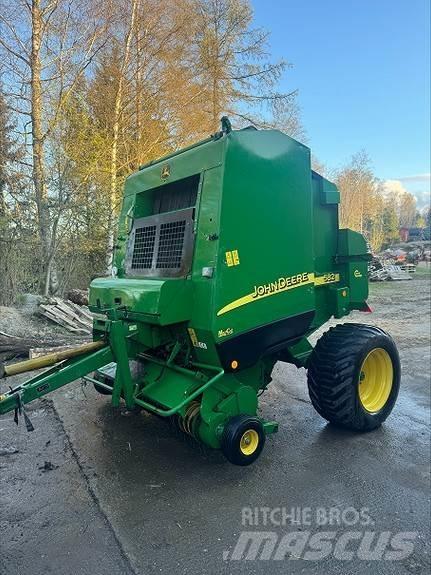 John Deere 582 Balirke (okrogle bale)