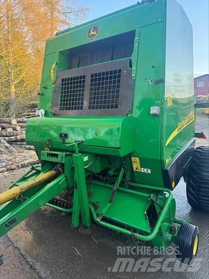 John Deere 582 Balirke (okrogle bale)