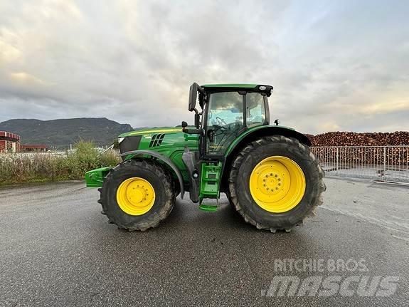 John Deere 6215R Traktorji