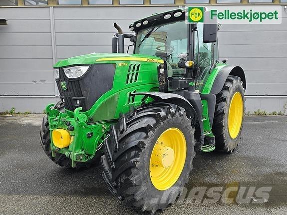 John Deere 6215R Traktorji
