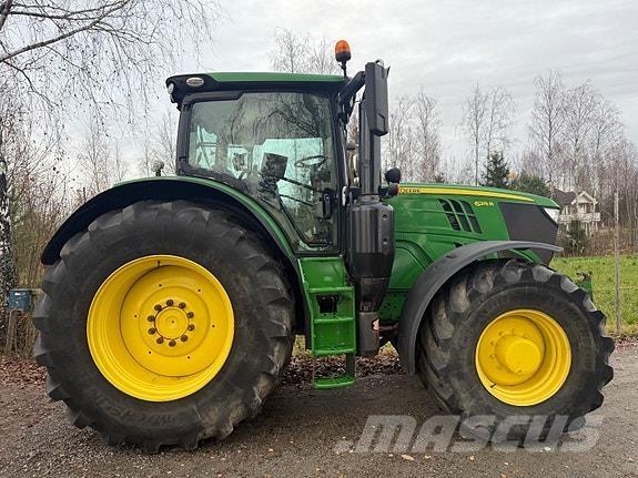 John Deere 6215R Traktorji