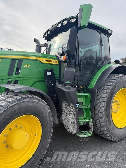John Deere 6R 250 Traktorji
