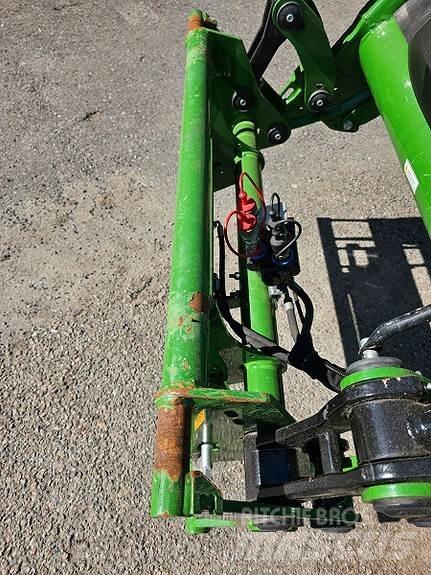 John Deere 6r215 Traktorji
