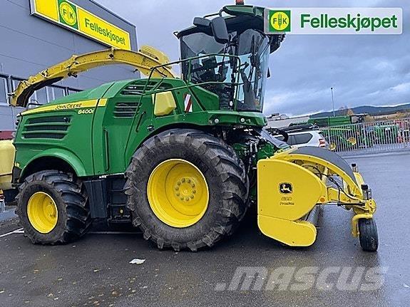 John Deere 8400 Zgrabljalniki