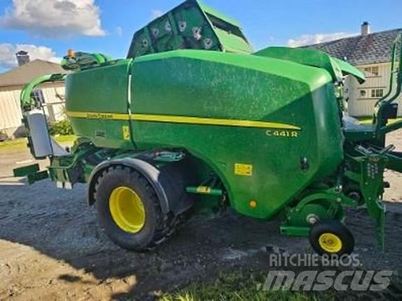 John Deere C441R Balirke (okrogle bale)