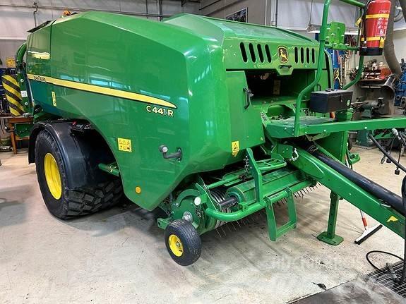John Deere C441R Balirke (okrogle bale)