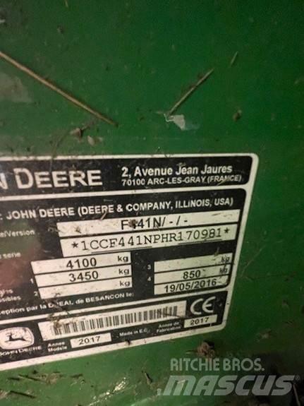 John Deere F441 Balirke (okrogle bale)