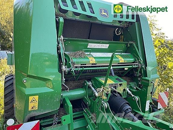 John Deere V451r Balirke (okrogle bale)