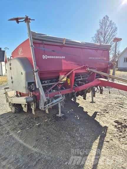 Kongskilde HT3000 Trosilniki gnoja