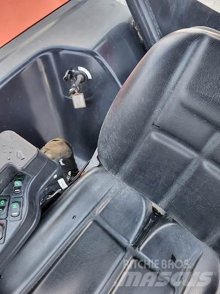 Kubota KC300HR Zglobni demperji