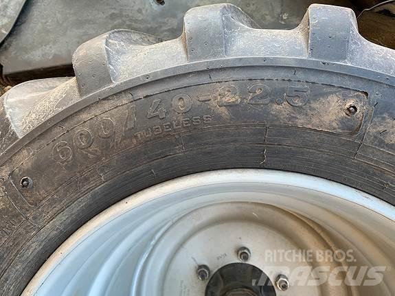 Kuhn Ibio oc23 Balirke (okrogle bale)