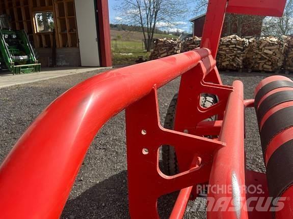 Kuhn RW1610 Balirke (okrogle bale)