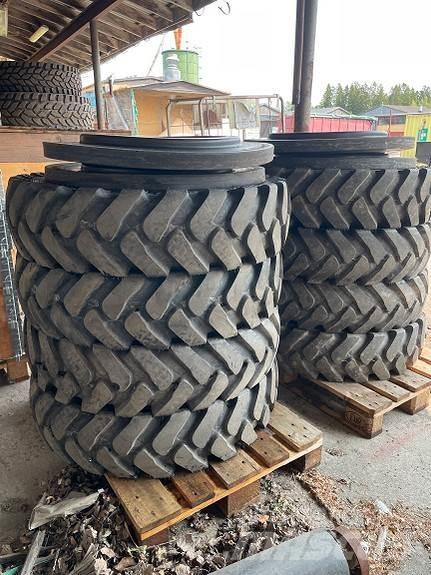 Kumho 10.00-20 Gume, kolesa in platišča