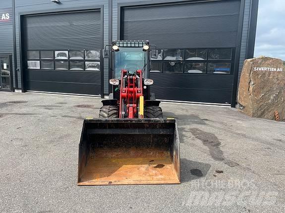 Manitou MLA5-50H Kolesni nakladalci