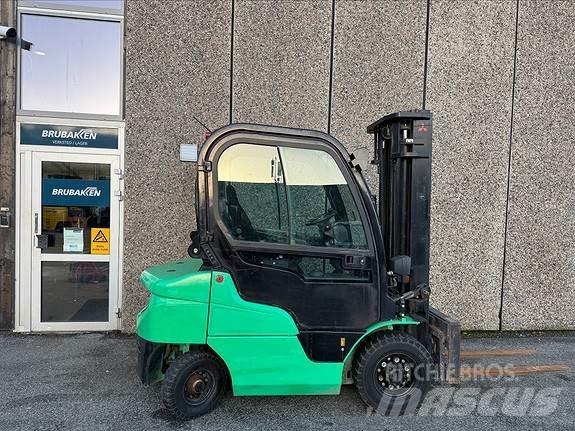 Mitsubishi FD25N Dizelski viličarji