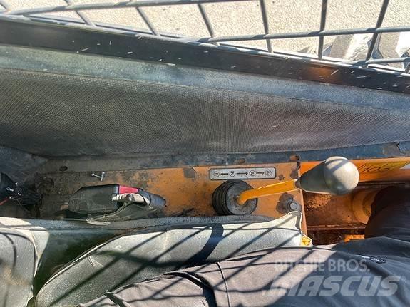 Mustang 2040 Skid steer mini nakladalci