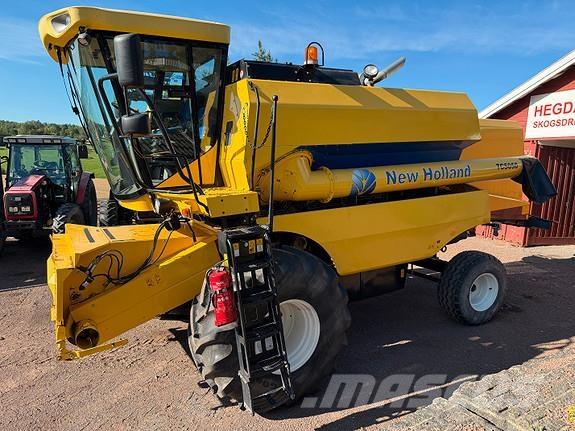 New Holland TC5050 Kombajni