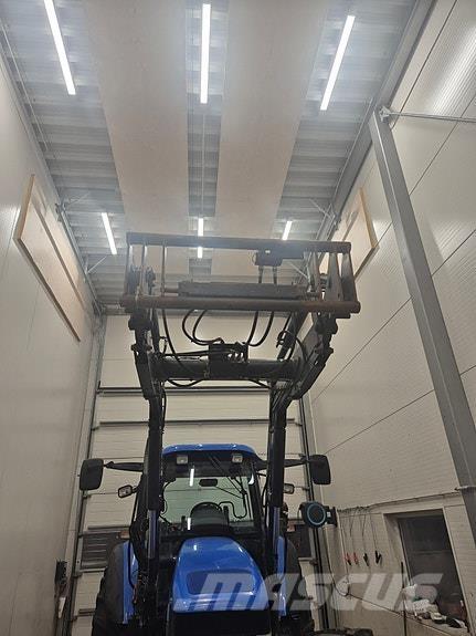 New Holland TM140 Traktorji