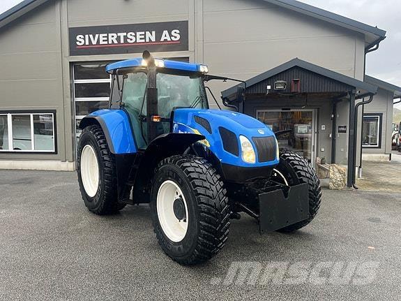 New Holland TVT190 Traktorji