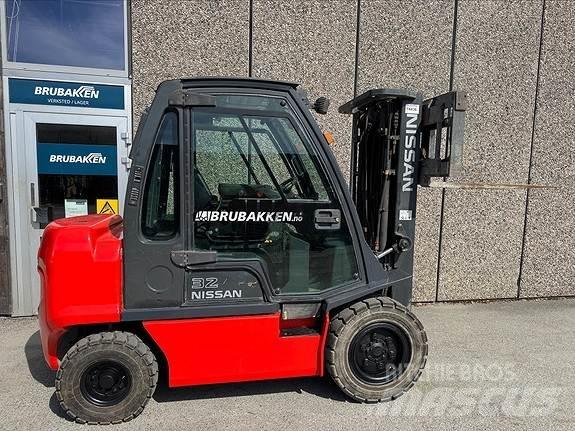 Nissan DF32 14436 Dizelski viličarji