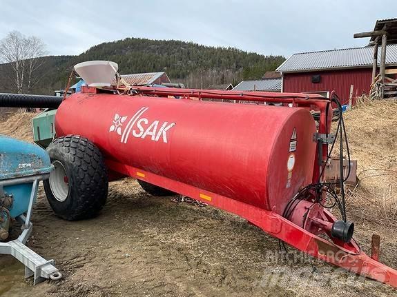 SAK 8000 Trosilniki mineralnega gnojila