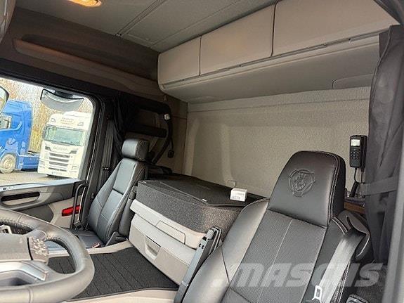 Scania P340 Tovornjaki zabojniki