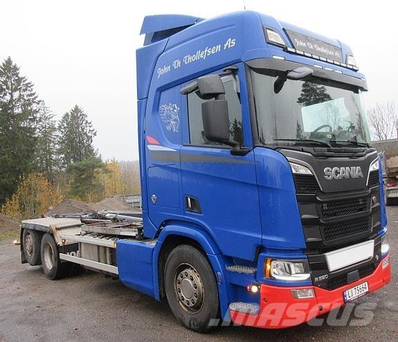 Scania R520 6x2*4 Razstavljivi tovornjaki z žičnimi dvigali