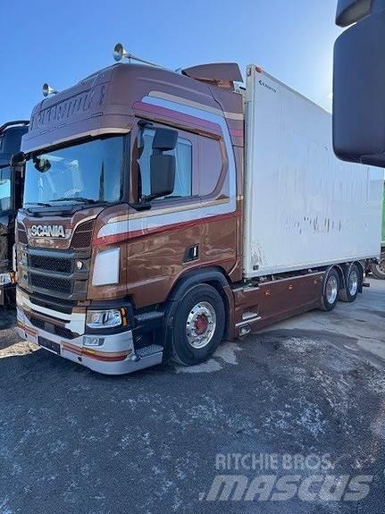 Scania R650B6X2NB Tovornjaki zabojniki