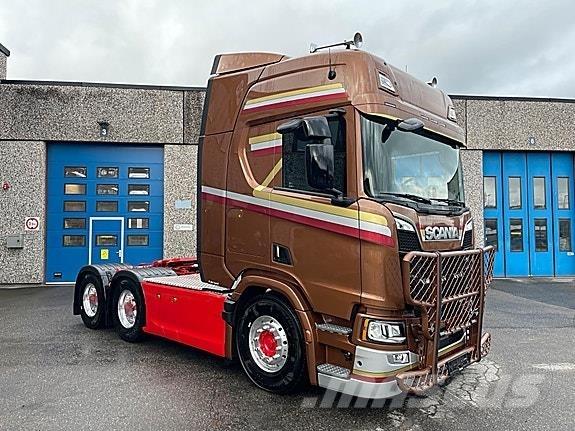 Scania R660A6X4NB Vlačilci