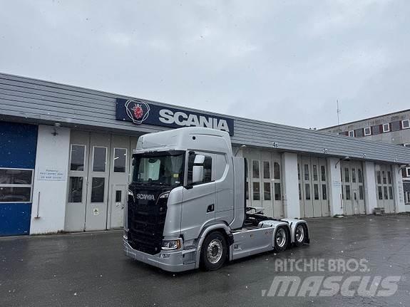 Scania S770 A6x4NB Vlačilci