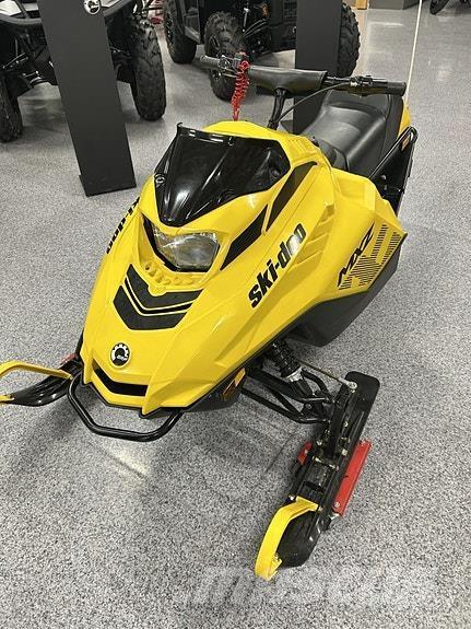Ski-doo MXZ 120 Snežne sani