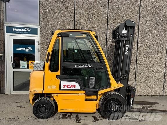 TCM FD25 Dizelski viličarji