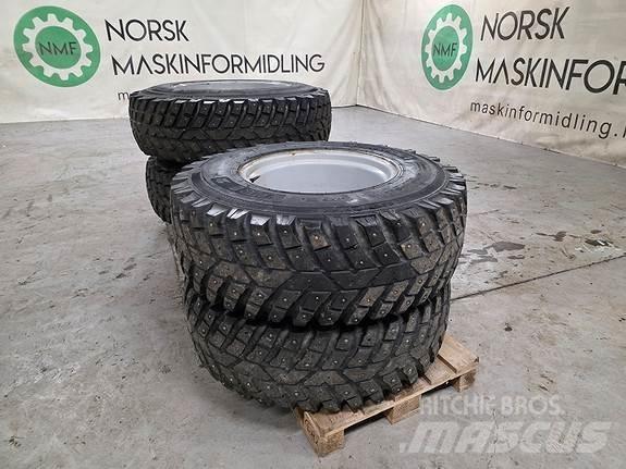  TRI 2 Vinterdekk Traktorji