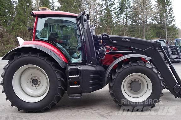 Valtra 235 Direct Traktorji