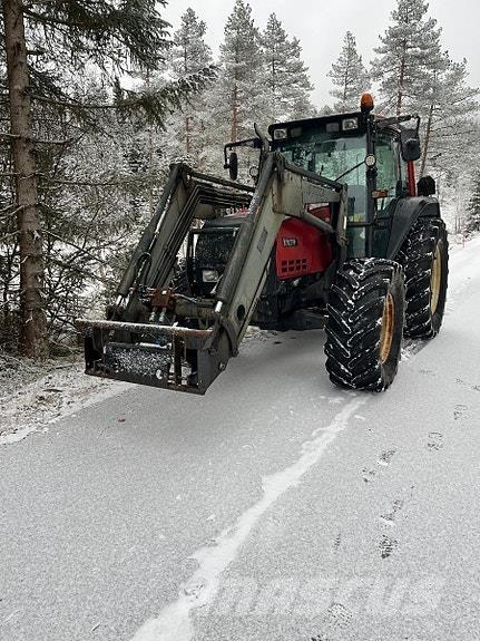 Valtra 6750-4 Traktorji