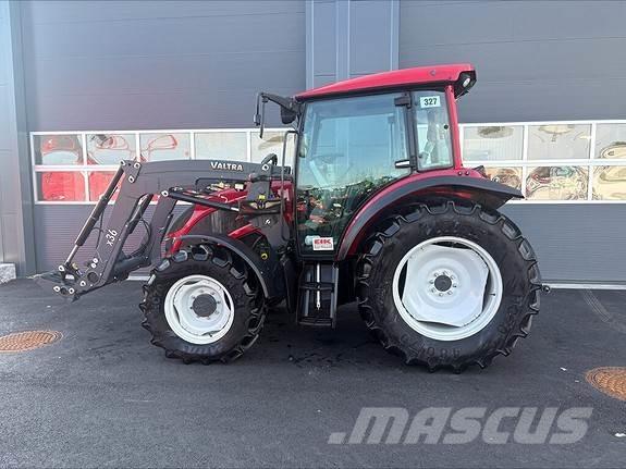 Valtra A 74 Traktorji