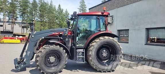 Valtra A114 Traktorji